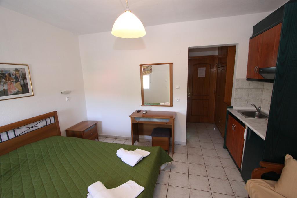 Ferienwohnung Badis Haus Toroni Exterior foto