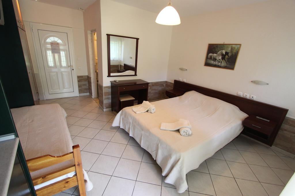 Ferienwohnung Badis Haus Toroni Zimmer foto